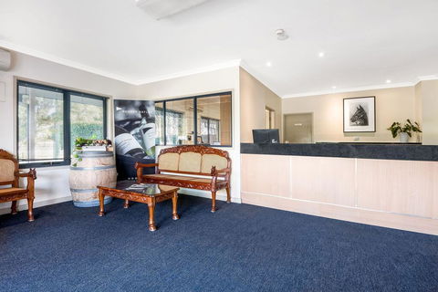 Hawkesbury Race Club Motel - Accommodation Directory 3
