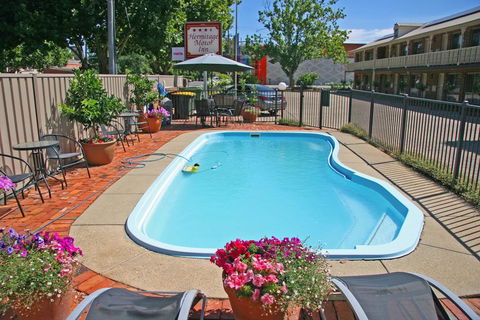 Hermitage Motor Inn - Accommodation Directory 3