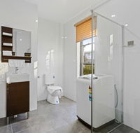 HomeHotel Cozy Duplex in Serene and Leafy Suburb - Accommodation Directory