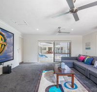 Homely Getaways in Broadbeach Waters - Accommodation Directory
