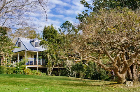 Jacaranda Cottages - Accommodation Directory 0