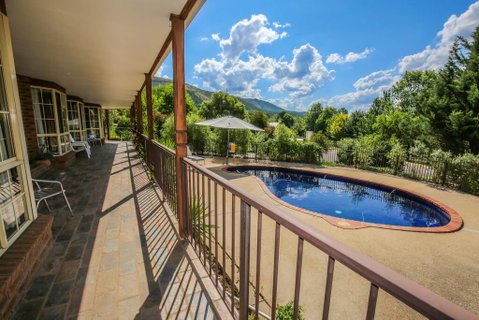 James Close - Accommodation Directory 0