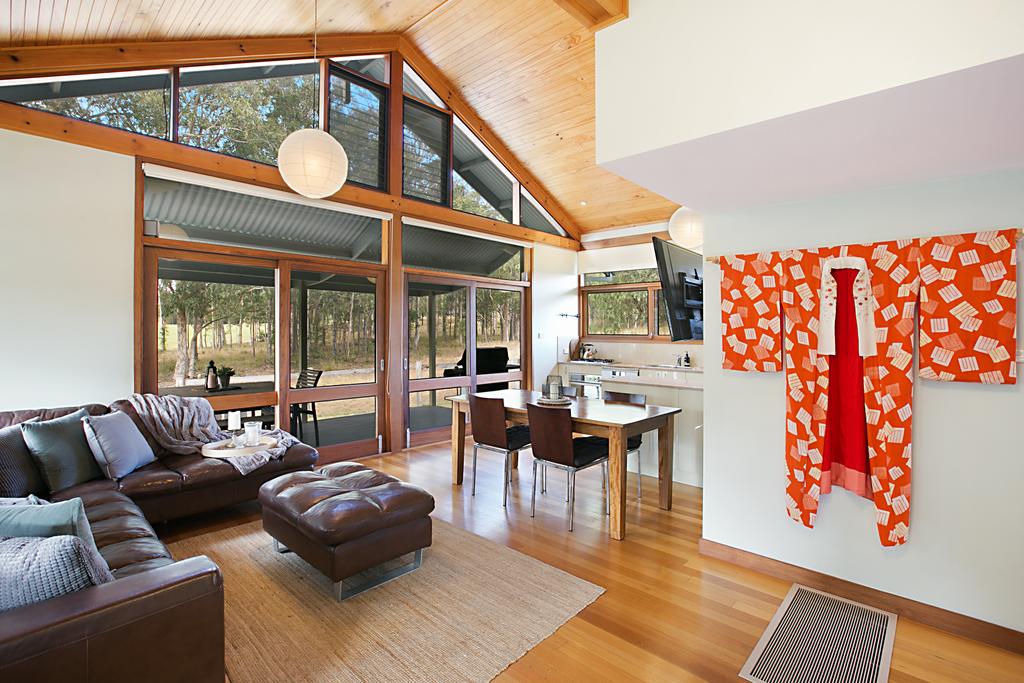 Wallalong NSW Accommodation Directory