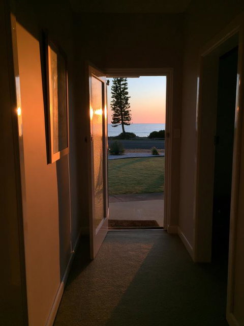 Jewel Of The South Beachside Holiday Rental - Accommodation Directory 2