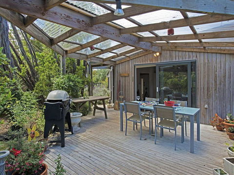 Just Beachy Beach House - Pet Friendly! - Accommodation Directory 1