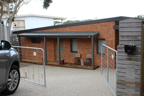 Kanburra House - Accommodation Directory 1