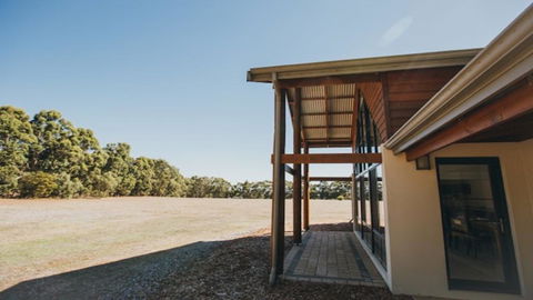 Kangaroo Retreat - Accommodation Directory 1
