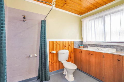 Kellraine Holiday Units - Accommodation Directory 2