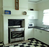 King Cottage - Accommodation Directory