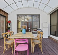 KOZYGURU Belrose Modern Designer 2 Bed  FREE Parking - Accommodation Directory