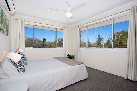 Kurrawa Lodge - Accommodation Directory 3