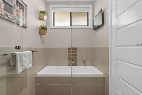 La Sienna - Accommodation Directory 1