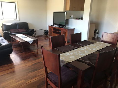 Lake Vista - Accommodation Directory 3