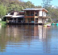Lakeside Lodge Armidale - Accommodation Directory