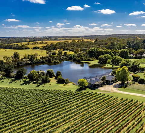 Lakeside Villas At Crittenden Estate - Accommodation Directory 1