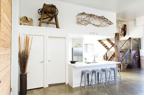 Lazy River Estate Boat House Villa - Accommodation Directory 2