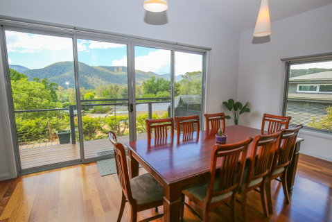 Leader Views - Accommodation Directory 1