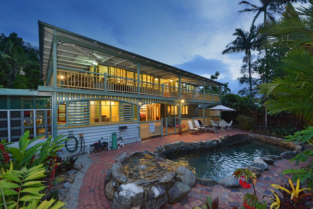 Stratford QLD Accommodation Directory