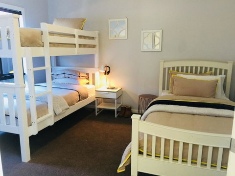 Luminosa - Accommodation Directory 0
