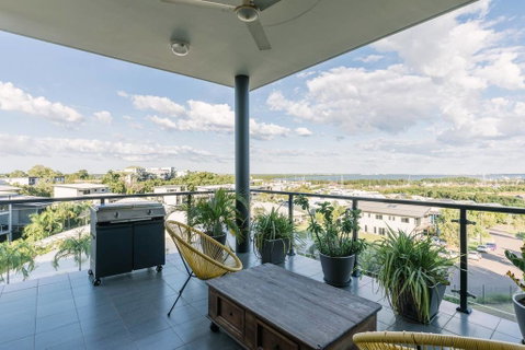 Luxury & Location - Sea Views With Modern Class ! - Accommodation Directory 1