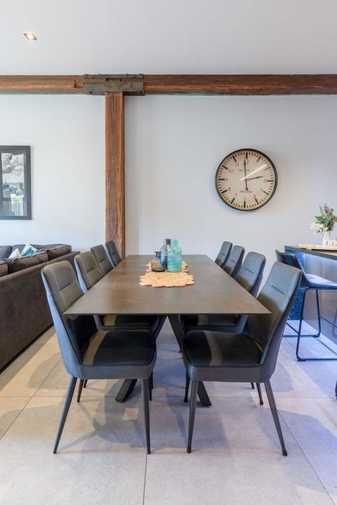Luxury 3 Brm 2 Bath Woolstore Apt With Courtyard - Accommodation Directory 3