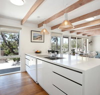 Luxury Beach House only 250m to No 16 Back Beach - Accommodation Directory