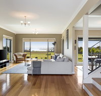 LUXURY WATERFRONT FAMILY HOME-TASMANIA I-L'Abode - Accommodation Directory