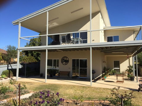 Lyreen's Apartment - Accommodation Directory 0