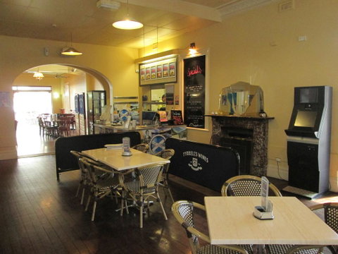 Maclean Hotel - Accommodation Directory 2
