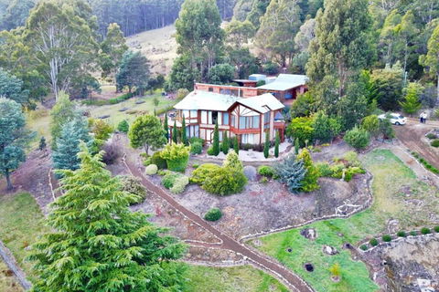 MAGICAL MOUNTAIN RETREAT - 20 Mins To CBD And Only 10 To MONA! - Accommodation Directory 0