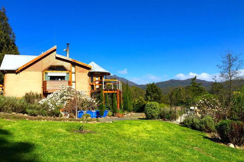 MAGICAL MOUNTAIN RETREAT - 20 Mins To CBD And Only 10 To MONA! - Accommodation Directory 2