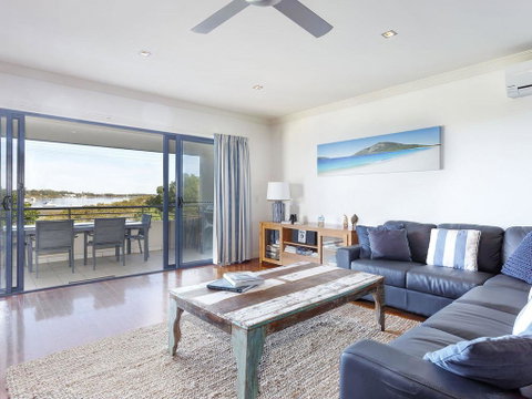 Magnificent Views - Mariners Mark - Accommodation Directory 0