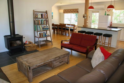 Maple House - The Ideal Retreat For Family And Friends. - Accommodation Directory 1