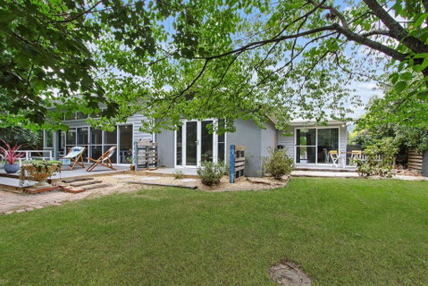 Marshmallow Retreat - Bright - Accommodation Directory 2
