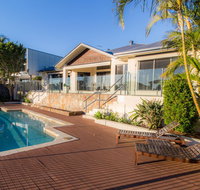 Maureen Waterfront Beach House - Accommodation Directory