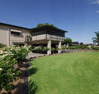 Mayfair Motel - Accommodation Directory