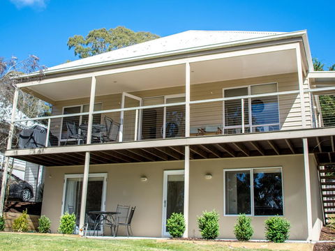 McMillans Villa 18 Metung - Accommodation Directory 0