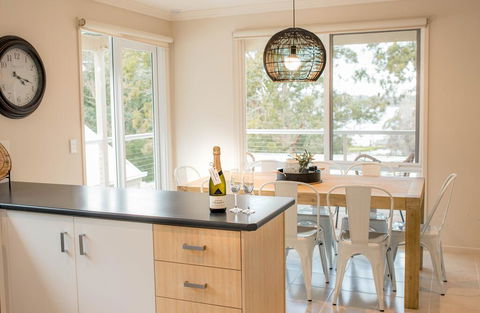 McMillans Villa 18 Metung - Accommodation Directory 3
