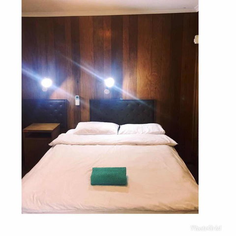 Meekatharra Hotel - Accommodation Directory 3
