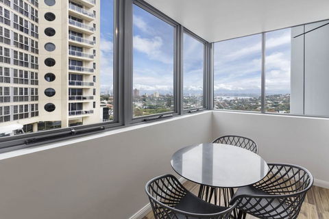 Meriton Suites Bondi Junction - Accommodation Directory 3