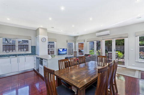 Merri Place - Accommodation Directory 0