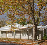Mews Cottages - Accommodation Directory