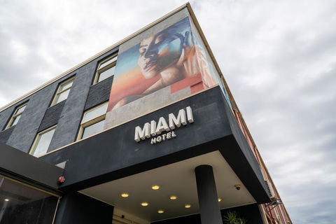 Miami Hotel Melbourne - Accommodation Directory 0