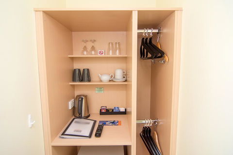 Miami Hotel Melbourne - Accommodation Directory 2