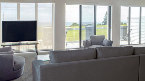 Midas Ocean View - Accommodation Directory 3