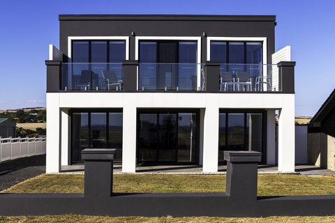 Midas Ocean View - Accommodation Directory 1
