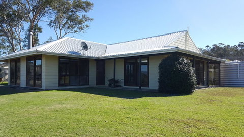 Molly Morgan Vineyard - Accommodation Directory 0