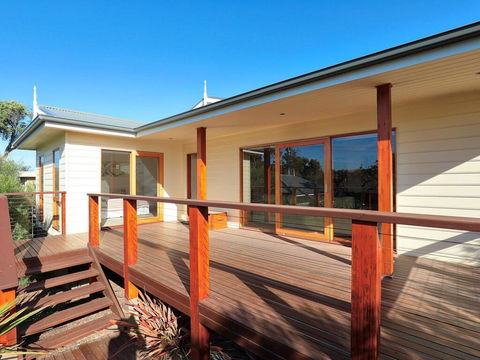 Monterey - Accommodation Directory 1