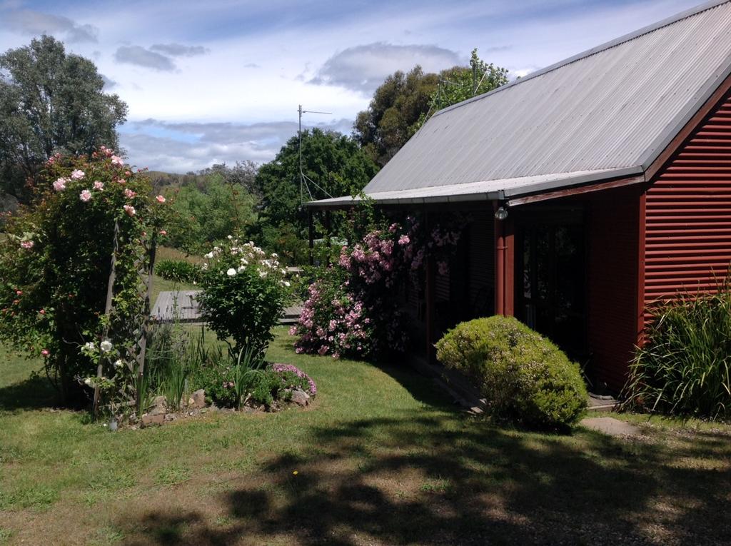 Piries VIC Accommodation Directory