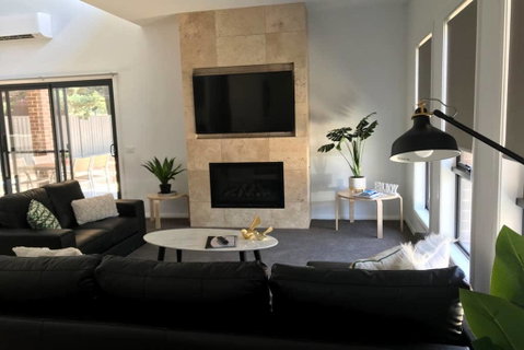 Mountain Mist Apartments - Accommodation Directory 0